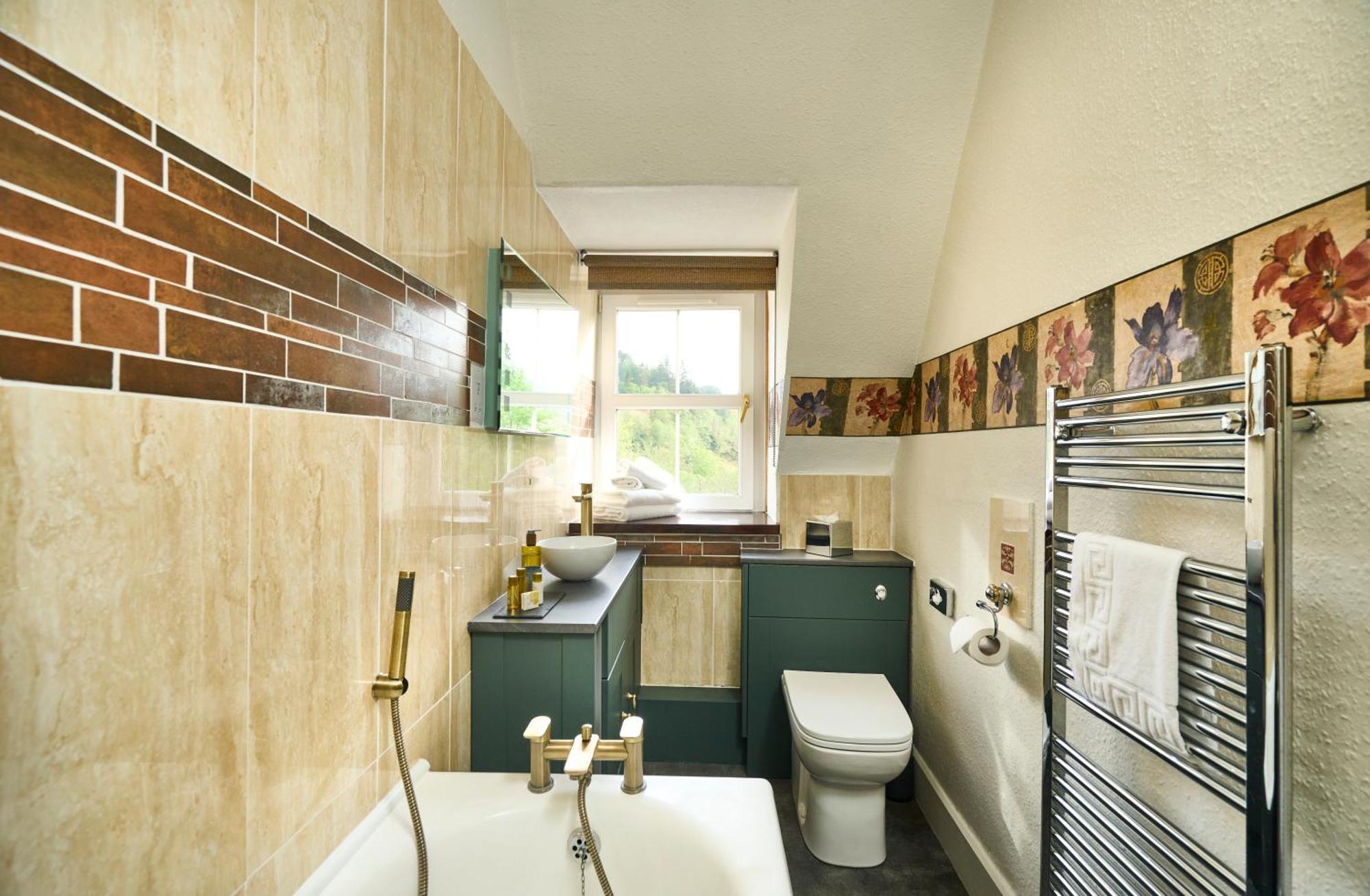 Stage House Hotel 3*